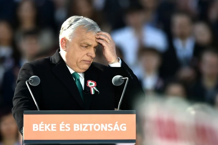 МЗС України запустило цілодобове радіо у відповідь на звинувачення соратників Орбана