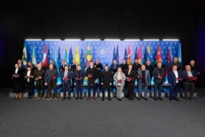 Зеленський нагородив прифронтові міста: хто отримав відзнаку