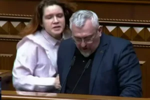 Безугла напала на Федієнка у Раді (відео)