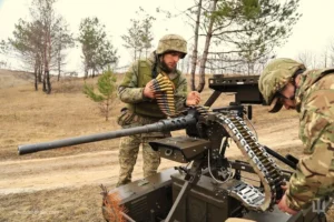 Уряд спростив закупівлі озброєння та використання ліків на передовій