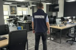 Покарання за кол-центри. Зеленський вніс до Ради два законопроєкти